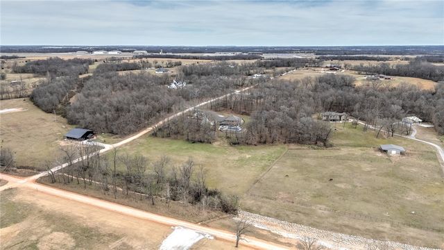425 NE Duke Hill Road, Bentonville, AR 72713