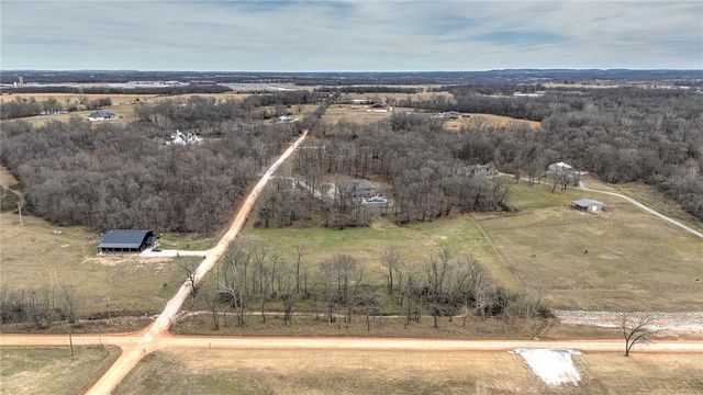 425 NE Duke Hill Road, Bentonville, AR 72713