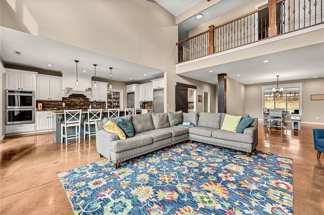 425 NE Duke Hill Road, Bentonville, AR 72713