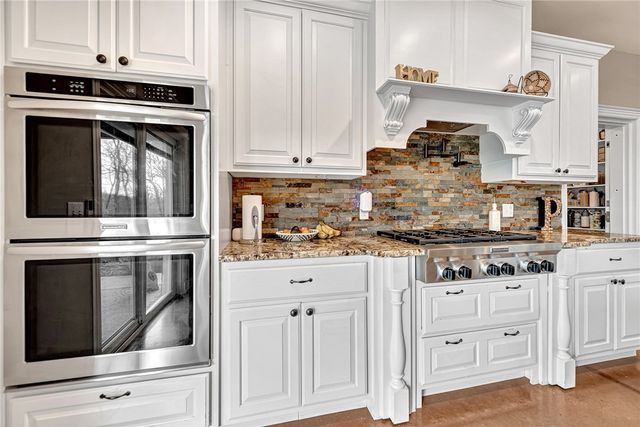 425 NE Duke Hill Road, Bentonville, AR 72713