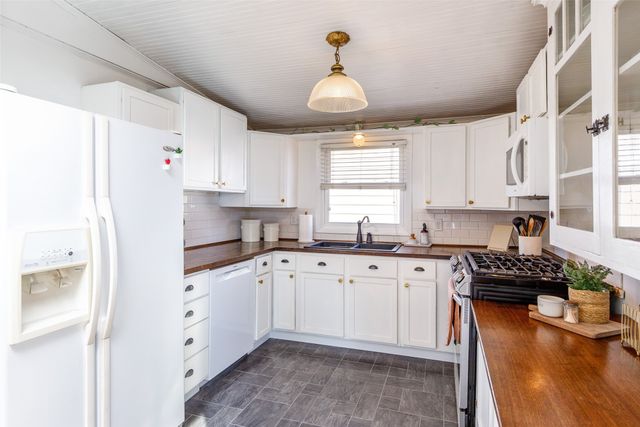 108 S 4th Avenue, Huxley, IA 50124