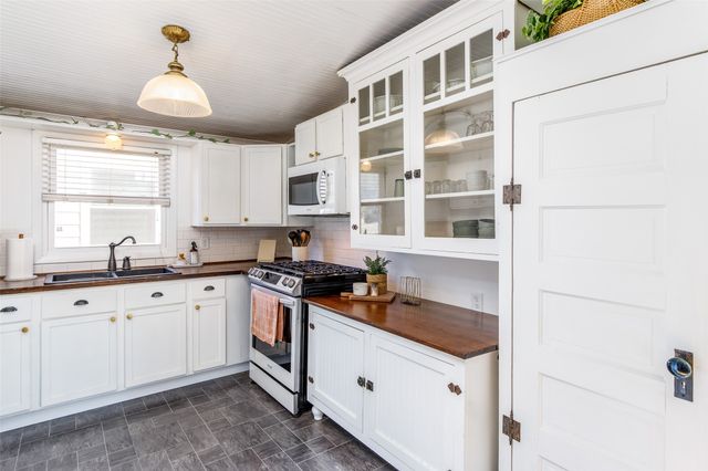 108 S 4th Avenue, Huxley, IA 50124