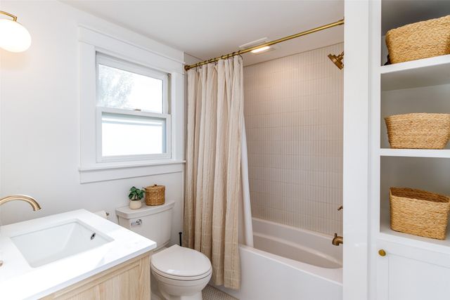 108 S 4th Avenue, Huxley, IA 50124