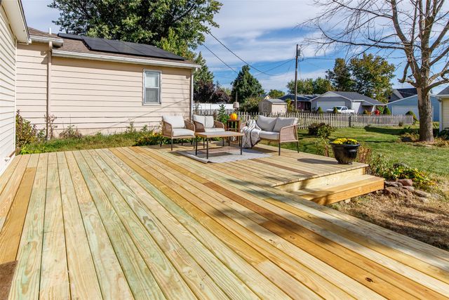 108 S 4th Avenue, Huxley, IA 50124