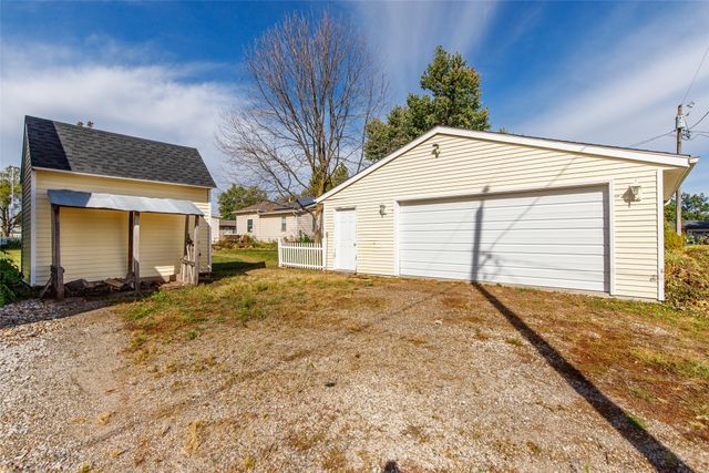 108 S 4th Avenue, Huxley, IA 50124