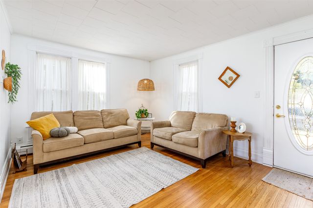 108 S 4th Avenue, Huxley, IA 50124