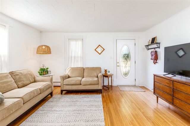 108 S 4th Avenue, Huxley, IA 50124