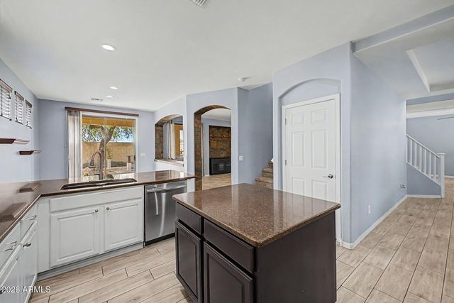 6820 W PLEASANT Lane, Laveen, AZ 85339