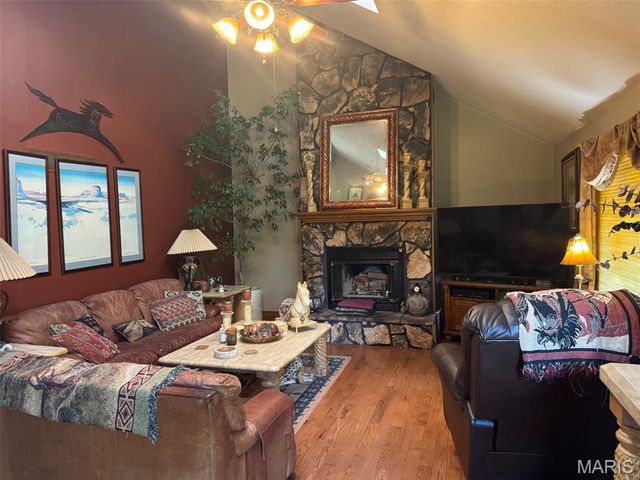 31625 Old Highway 5, Lebanon, MO 65536