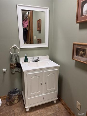 31625 Old Highway 5, Lebanon, MO 65536