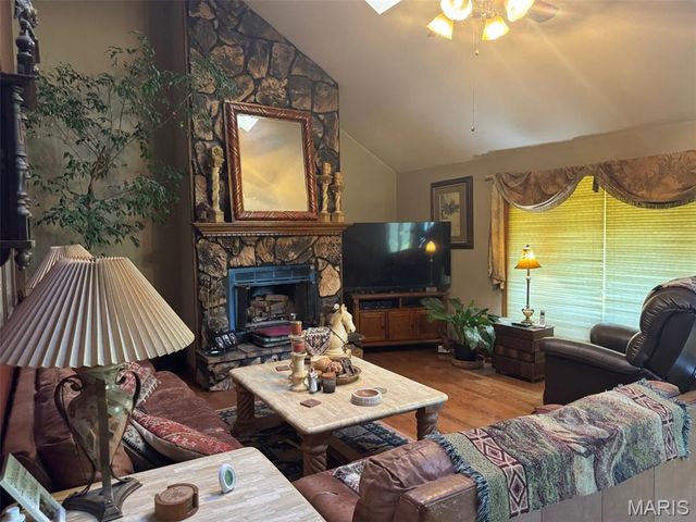 31625 Old Highway 5, Lebanon, MO 65536