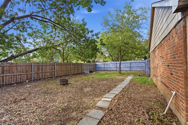 3211 Forest Creek Drive, Fort Worth, TX 76123