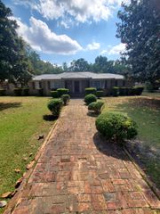 122 W Boyce Street, Manning, SC 29102