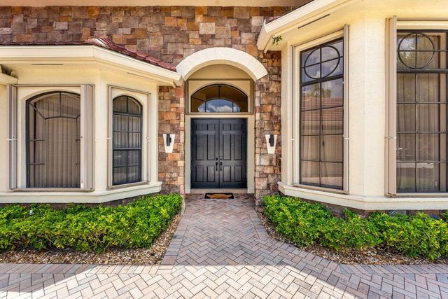 3592 Collonade Drive, Wellington, FL 33449