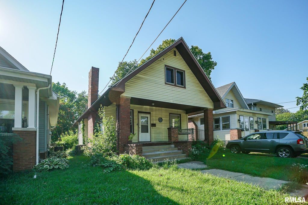 2203 N LINN Street, Peoria, IL 61604