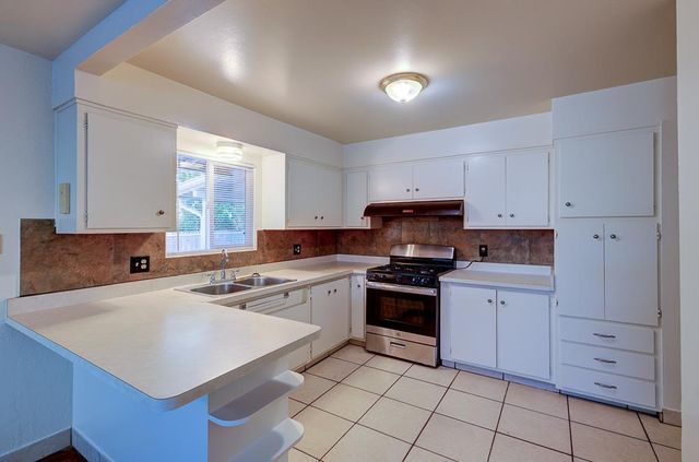 3744 E Dakota Avenue, Fresno, CA 93726
