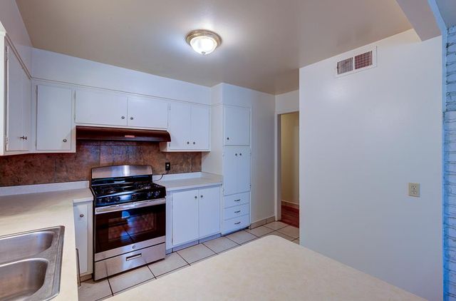 3744 E Dakota Avenue, Fresno, CA 93726
