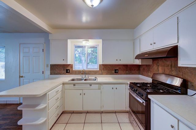 3744 E Dakota Avenue, Fresno, CA 93726