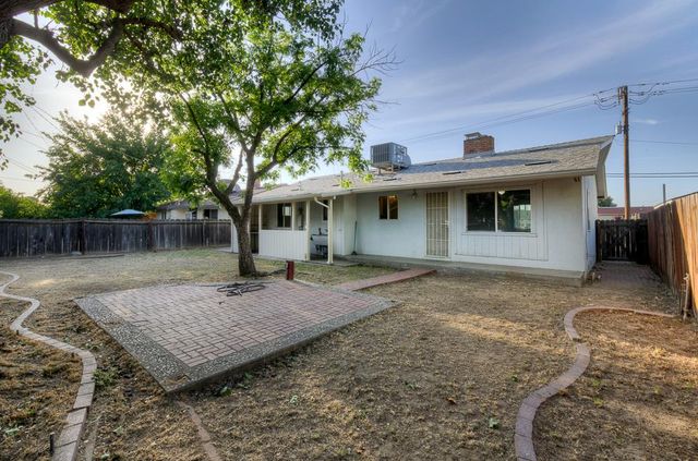 3744 E Dakota Avenue, Fresno, CA 93726