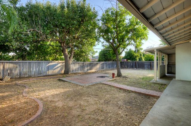 3744 E Dakota Avenue, Fresno, CA 93726