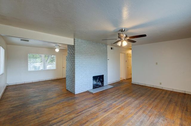 3744 E Dakota Avenue, Fresno, CA 93726