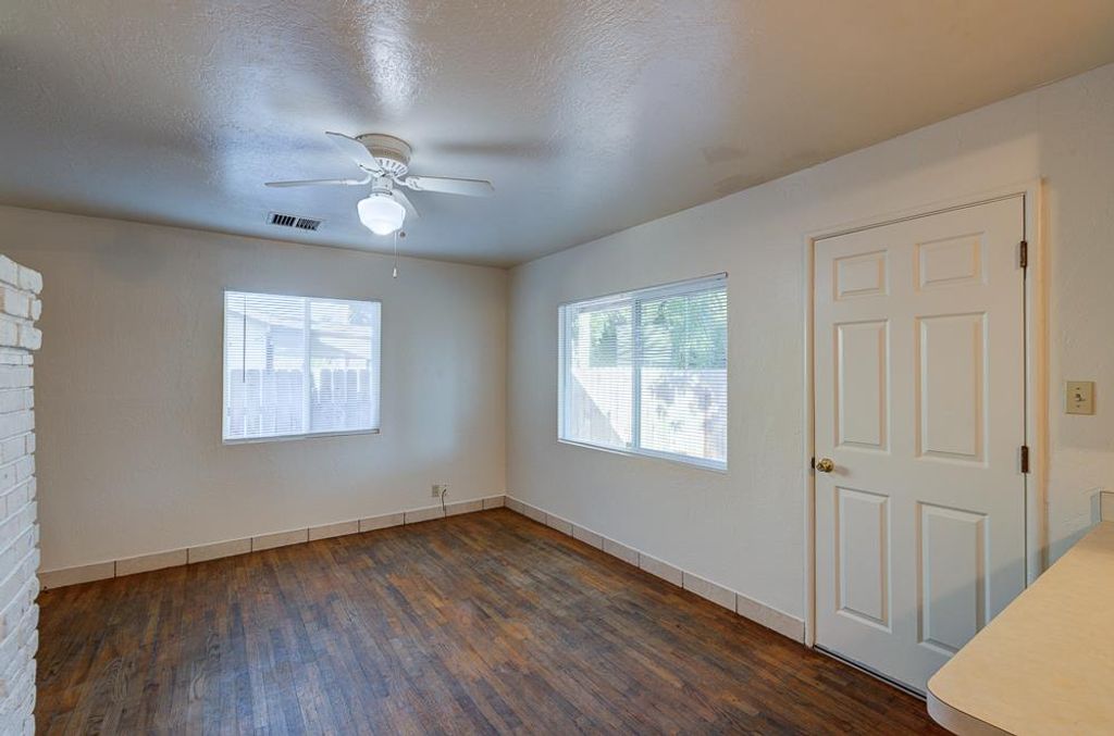 Image 15 of property listing at 3744 E Dakota Avenue, Fresno, CA 93726