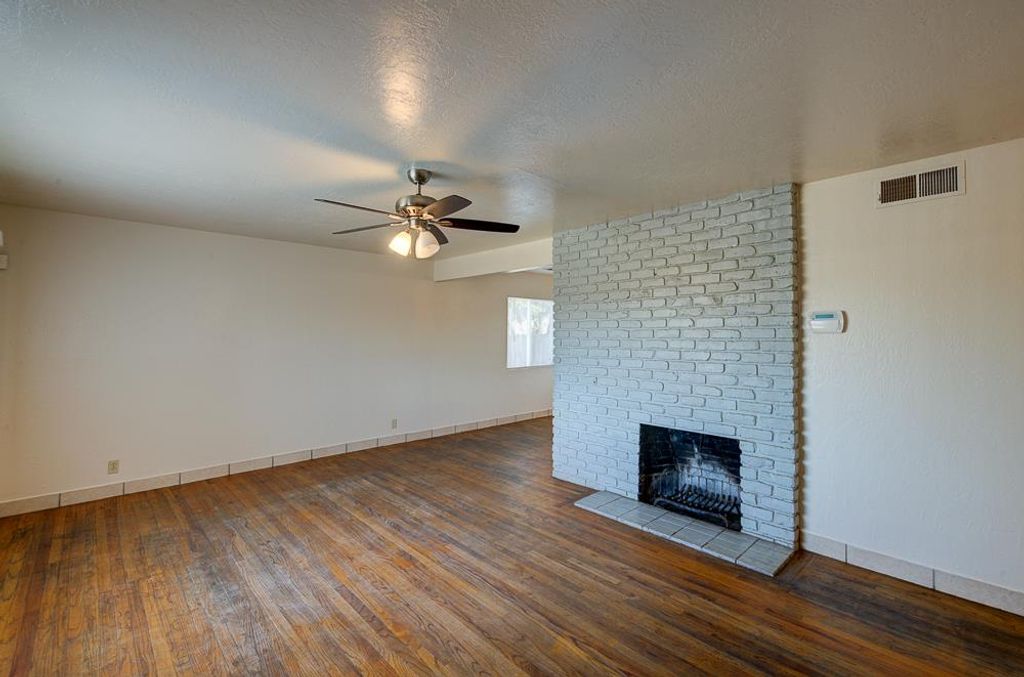 Image 6 of property listing at 3744 E Dakota Avenue, Fresno, CA 93726