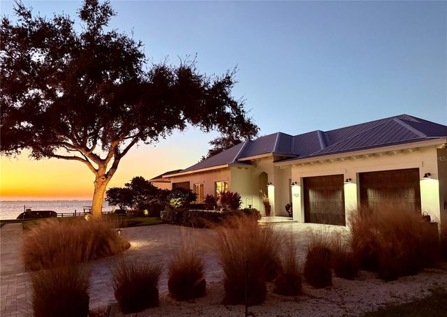 7927 LONGBAY BOULEVARD, Sarasota, FL 34243