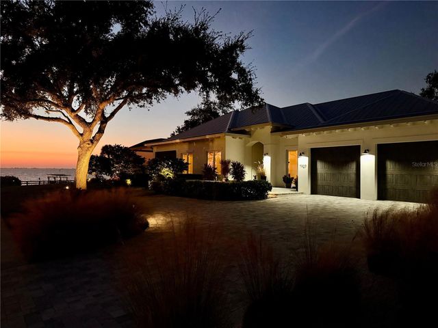 7927 LONGBAY BOULEVARD, Sarasota, FL 34243