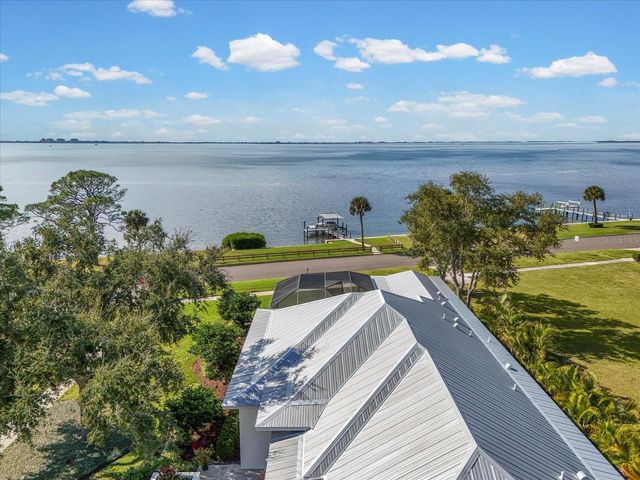 7927 LONGBAY BOULEVARD, Sarasota, FL 34243