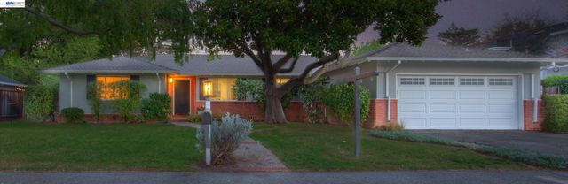 1785 Holly Ave, Menlo Park, CA 94025