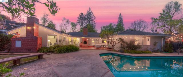 1785 Holly Ave, Menlo Park, CA 94025