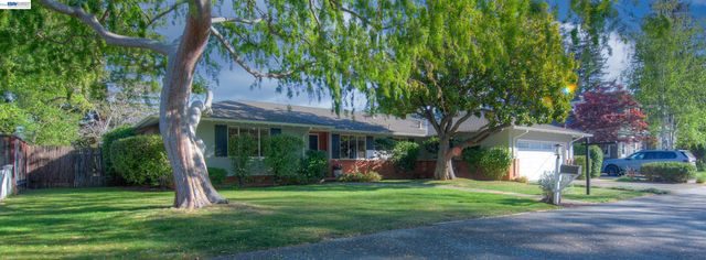 1785 Holly Ave, Menlo Park, CA 94025