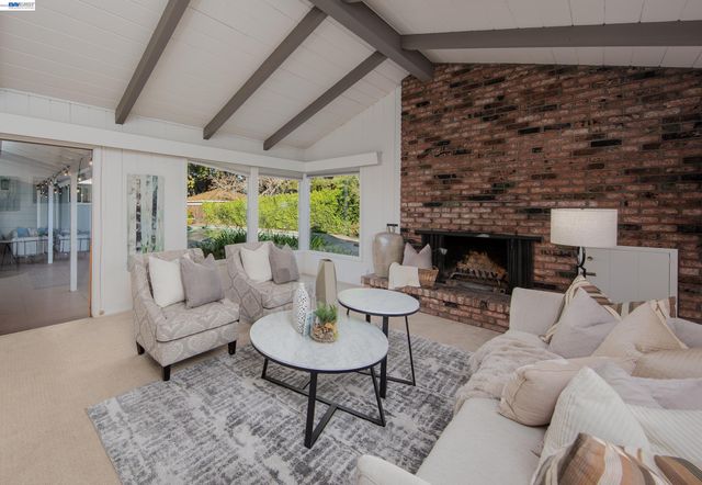 1785 Holly Ave, Menlo Park, CA 94025