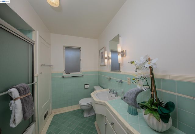 1785 Holly Ave, Menlo Park, CA 94025