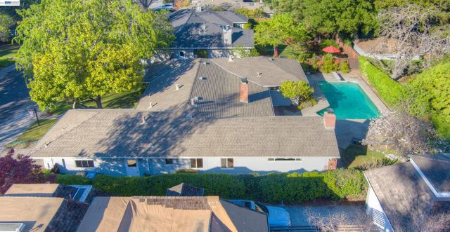 1785 Holly Ave, Menlo Park, CA 94025