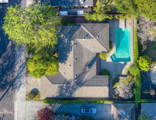 1785 Holly Ave, Menlo Park, CA 94025