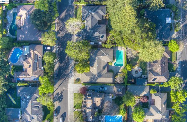 1785 Holly Ave, Menlo Park, CA 94025