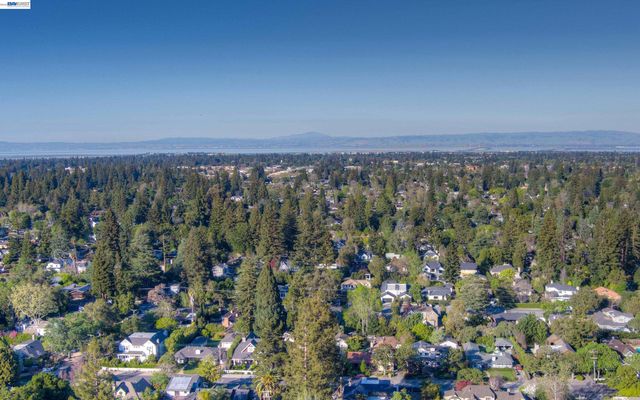1785 Holly Ave, Menlo Park, CA 94025