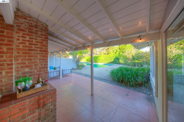 1785 Holly Ave, Menlo Park, CA 94025