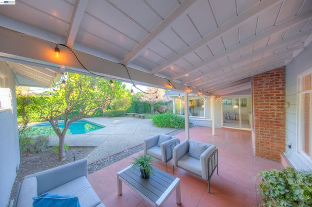 1785 Holly Ave, Menlo Park, CA 94025