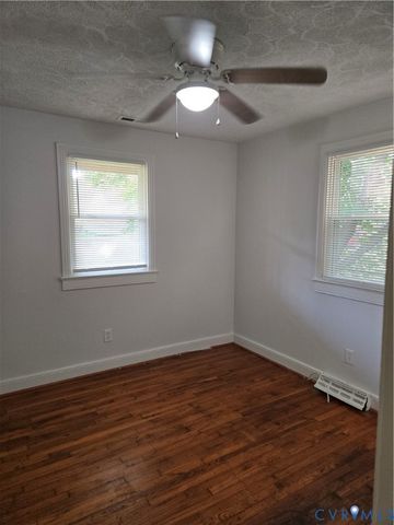 16003 Edgewood Dr, Chester, VA 23831
