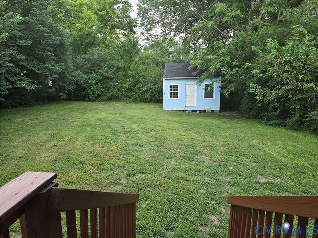 16003 Edgewood Dr, Chester, VA 23831