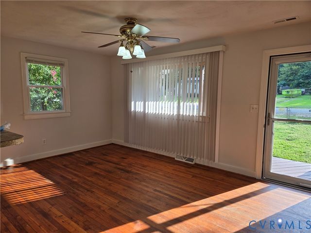 16003 Edgewood Dr, Chester, VA 23831