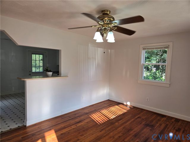 16003 Edgewood Dr, Chester, VA 23831
