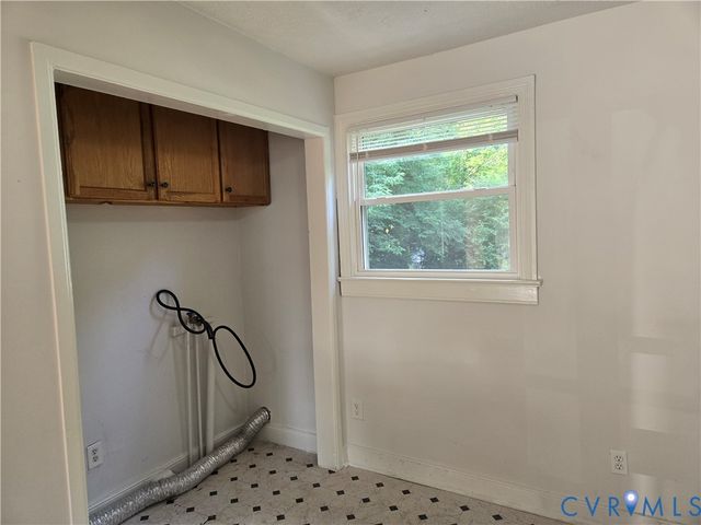16003 Edgewood Dr, Chester, VA 23831