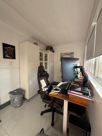 6195 NW 186th St 402, Hialeah, FL 33015