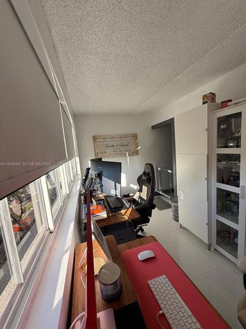 6195 NW 186th St 402, Hialeah, FL 33015