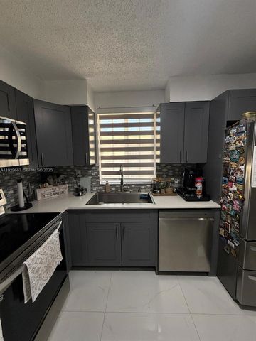 6195 NW 186th St 402, Hialeah, FL 33015