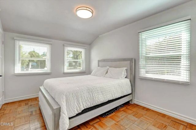 17437 Arminta Street, Northridge, CA 91325